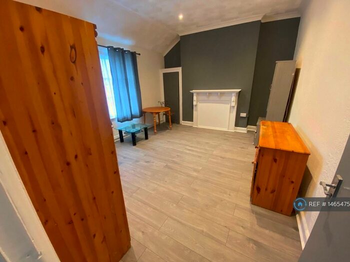 2 Bedroom Flat To Rent In Bevois Mansions, Southampton, SO14