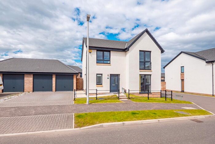 4 Bedroom Detached House To Rent In Meadowsweet Drive, Edinburgh, EH4