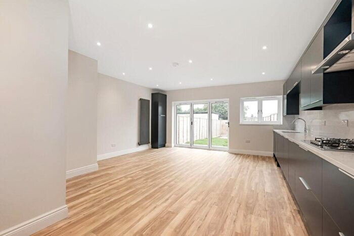 4 Bedroom House For Sale In Brockley Road, London, SE4
