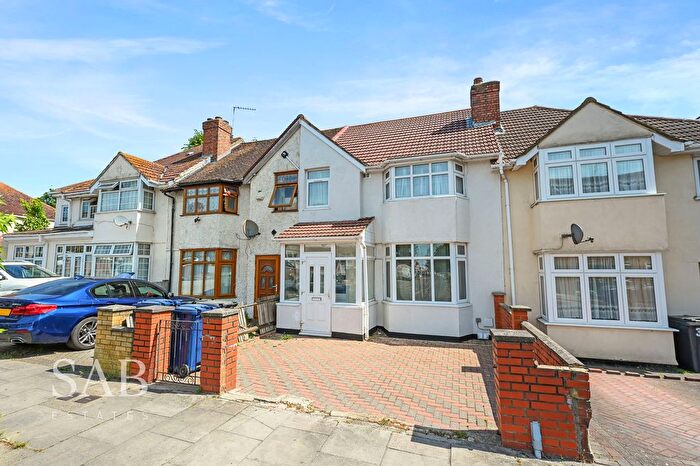 3 Bedroom Terraced House To Rent In Allenby Road, Southall, UB1