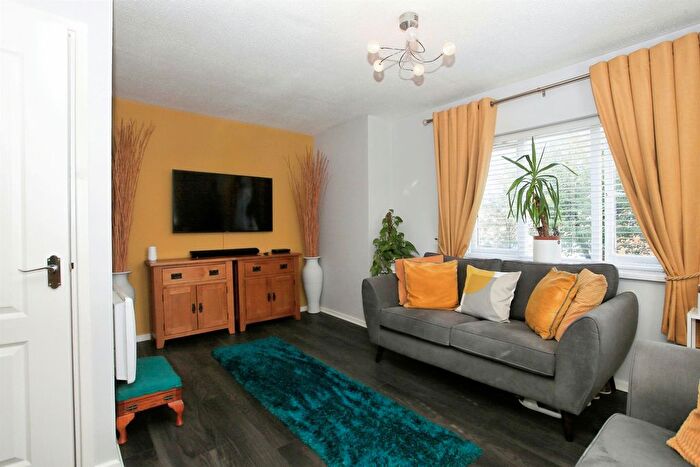 2 Bedroom Flat For Sale In Flamborough Close, Woodston, Peterborough, PE2