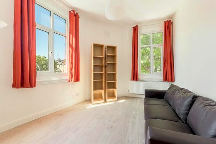 2 Bedroom Flat To Rent In Shepherds Bush Road, London, W6