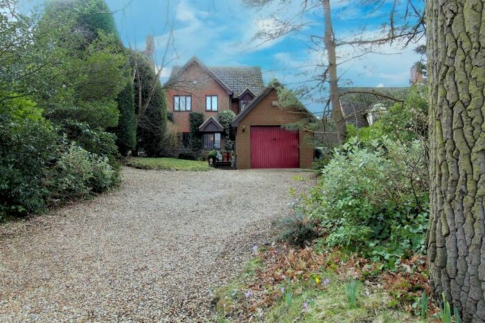 4 Bedroom Detached House For Sale In Bury Hill, Potton, Sandy, SG19