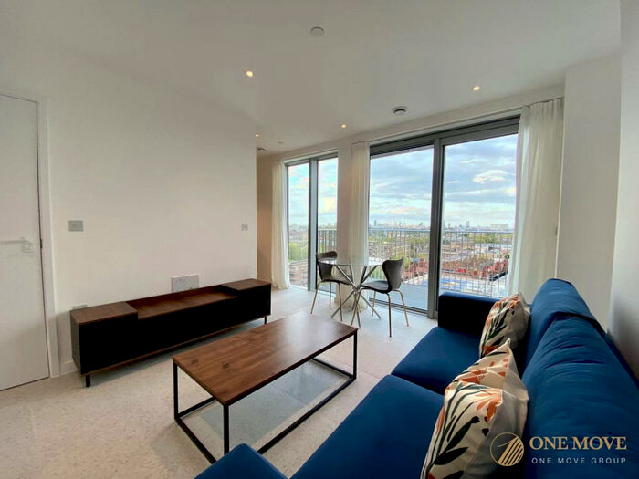 Studio To Rent In The Silk District, London, E1