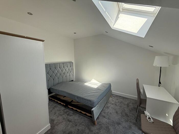 2 Bedroom Semi-Detached House For Sale In Great Warley St, CM13