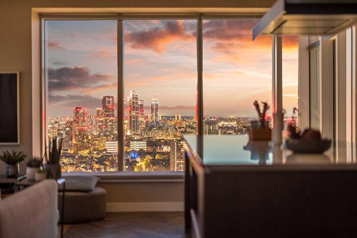 3 Bedroom Flat For Sale In Deacon Street, Elephant And Castle, London, SE17