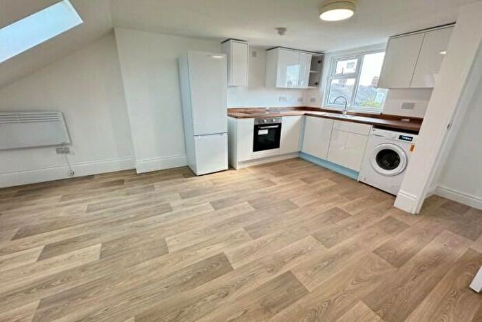 1 Bedroom Flat To Rent In Clifton Street Cardiff, CF24