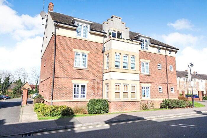 2 Bedroom Apartment For Sale In The Hawthorns, Flitwick, Bedfordshire, MK45