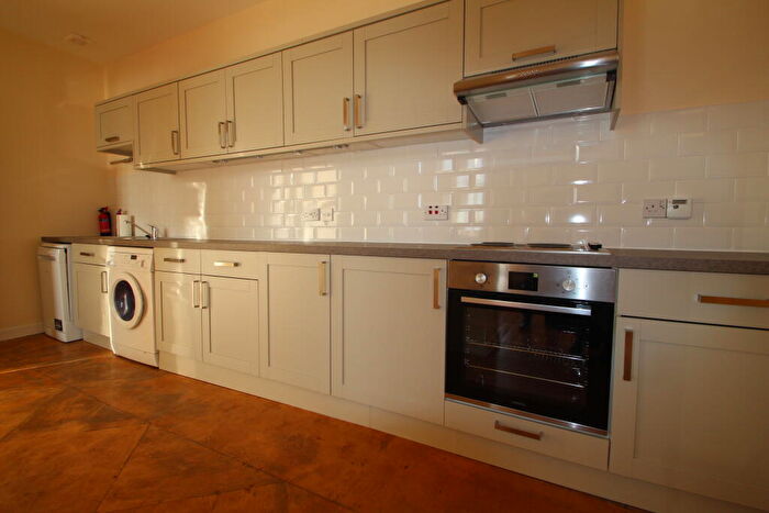 2 Bedroom Apartment To Rent In Candleriggs, Merchant City, G1