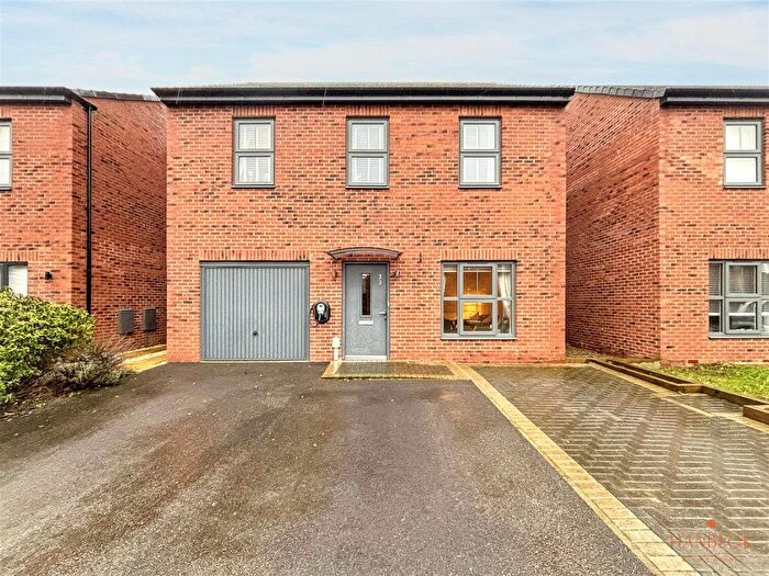 4 Bedroom Detached House For Sale In Larkin Lane, Kingswood, Hull, HU7