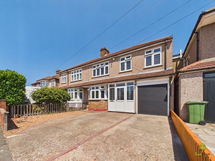 4 Bedroom Semi-Detached House For Sale In Belmont Road, Erith, Kent, DA8
