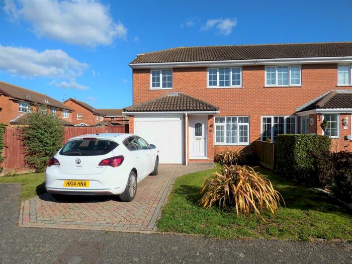 3 Bedroom Semi-Detached House To Rent In Falcon Gardens, Wick, Littlehampton, BN17