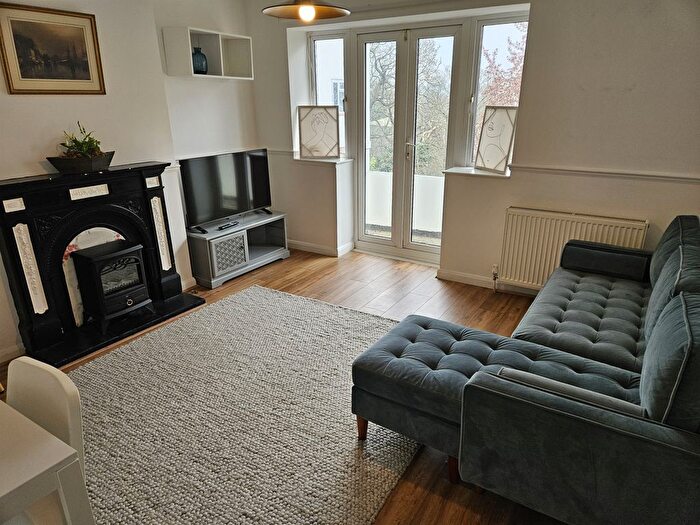 2 Bedroom Flat To Rent In The Woodlands, London, SE19