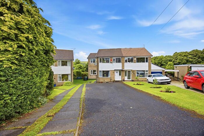 4 Bedroom Semi-Detached House For Sale In Hameldon Road, Loveclough, BB4