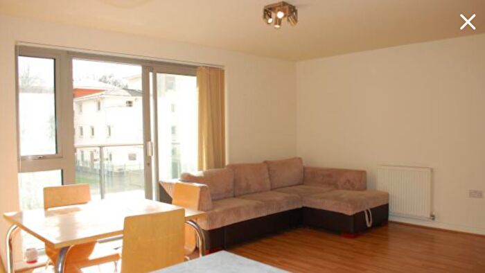2 Bedroom Flat To Rent In Clematis Apartments, Bow, E3