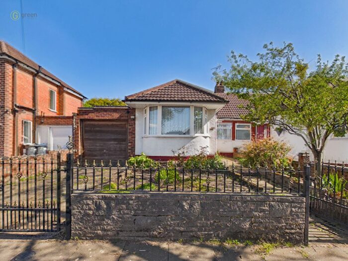 2 Bedroom Semi Detached Bungalow For Sale In Darley Avenue, Birmingham, B34