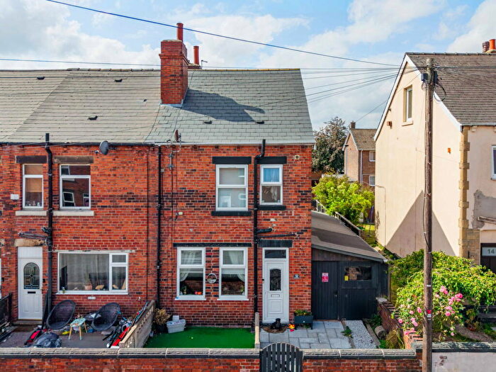 3 Bedroom End Of Terrace House For Sale In Hodroyd Cottages, Brierley, Barnsley, S72
