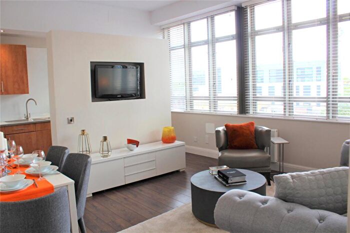 2 Bedroom Apartment To Rent In City Road, Old Street, London, EC1V