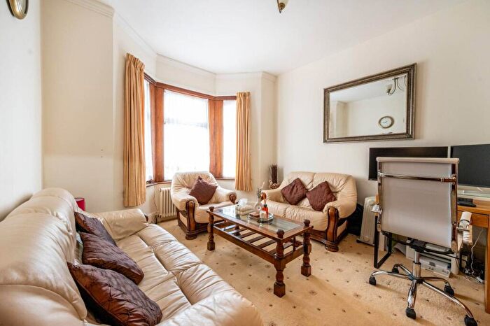 3 Bedroom Terraced House For Sale In Chaucer Road, Forest Gate, London, E7