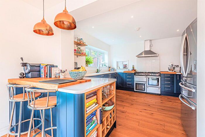4 Bedroom Semi Detached House To Rent In Combe Road, Godalming, GU7