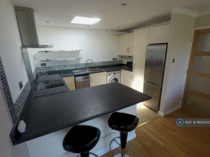 1 Bedroom Flat To Rent In Jenner Road, Guildford, GU1