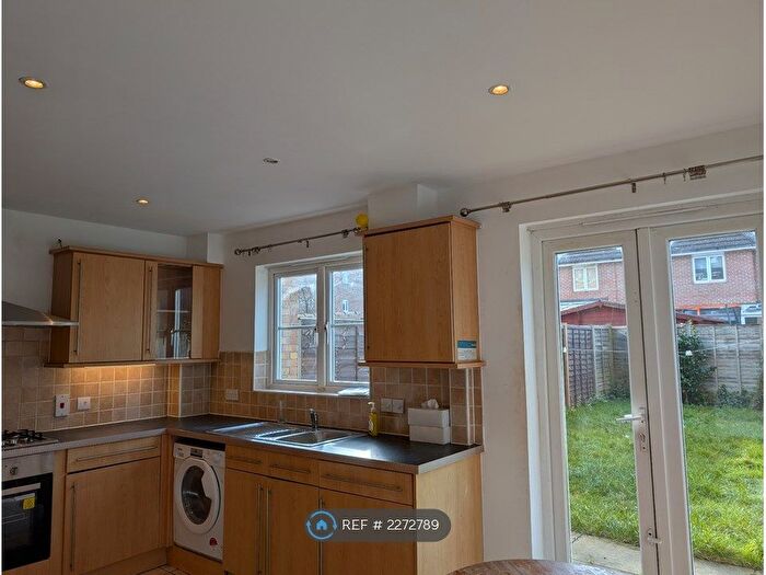 3 Bedroom End Of Terrace House To Rent In Old School Place, Croydon, CR0
