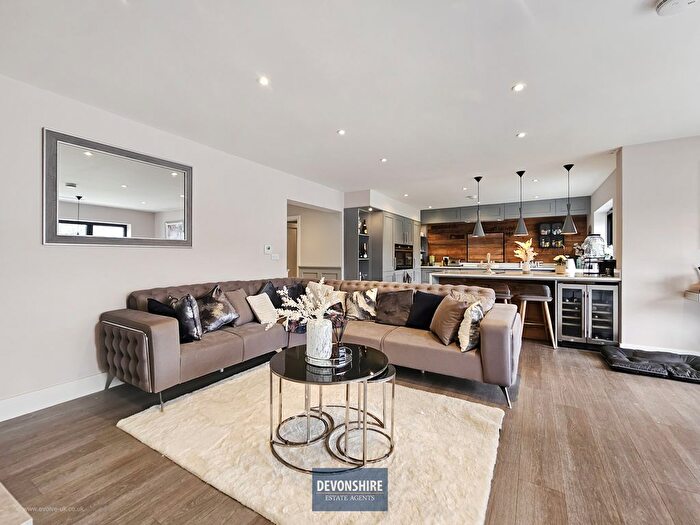 4 Bedroom Detached House For Sale In Mill Lane, Brentwood, CM15