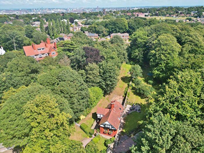 3 Bedroom Detached House For Sale In Noctorum Lane, Prenton, Wirral, CH43