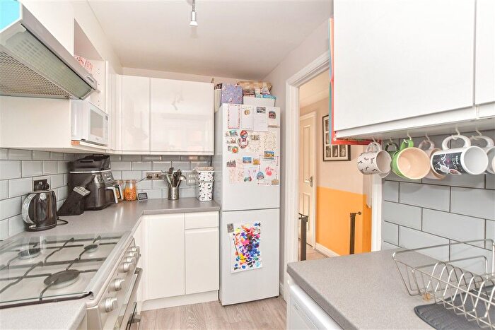2 Bedroom End Terrace House For Sale In Griffin Close, Singleton, Kent, TN23