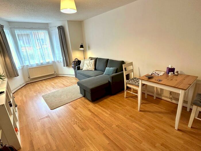 1 Bedroom Apartment To Rent In Conduit Road, Bedford, MK40