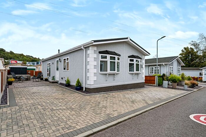 2 Bedroom Mobile/park Home For Sale In Pont Pentre Park, Upper Boat, CF37