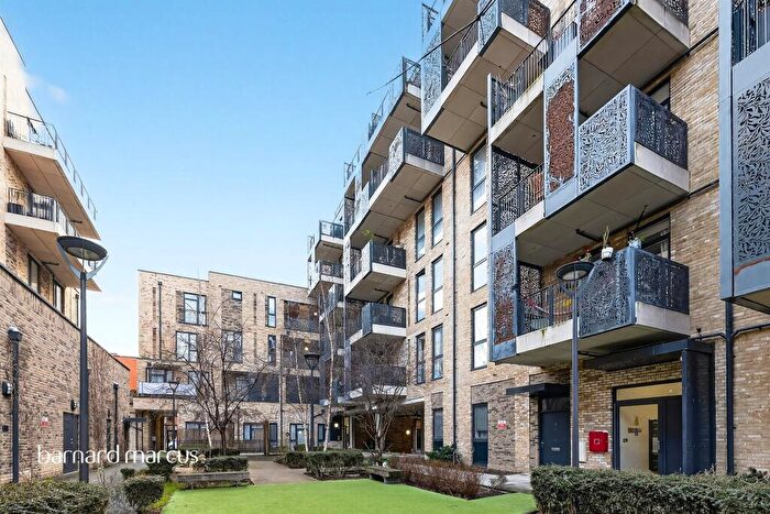 1 Bedroom Apartment For Sale In Amelia Street, London, SE17