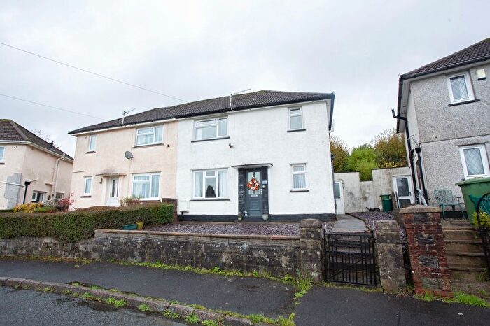 3 Bedroom Semi Detached House For Sale In Nant Eirin, Tonyrefail, Porth, CF39