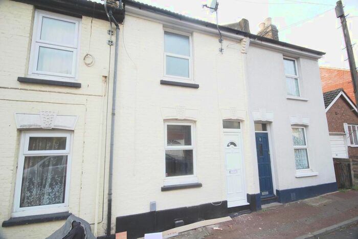 2 Bedroom Terraced House To Rent In Constitution Road, Chatham, ME5