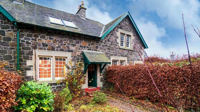 2 Bedroom Terraced House To Rent In Milton Road, Kilmacolm, PA13