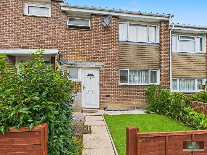 3 Bedroom Terraced House For Sale In Beachy Road, Broadfield, RH11