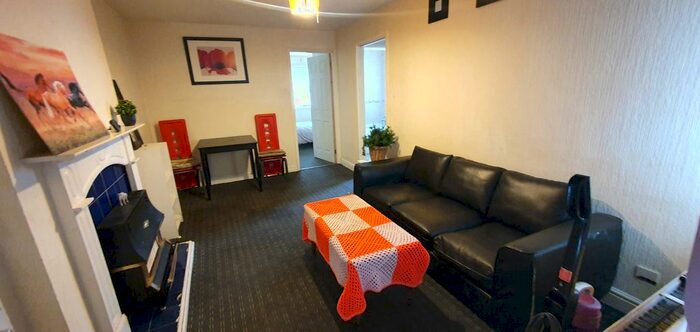 1 Bedroom Flat To Rent In Mayfair, Bradford, BD5