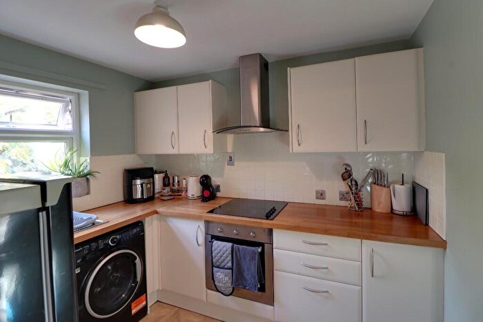 1 Bedroom Apartment For Sale In Baron Court, Stevenage, Hertfordshire, SG1