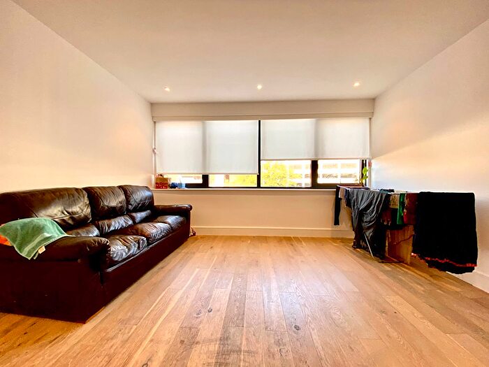 1 Bedroom Flat To Rent In Romney Place, Maidstone, ME15