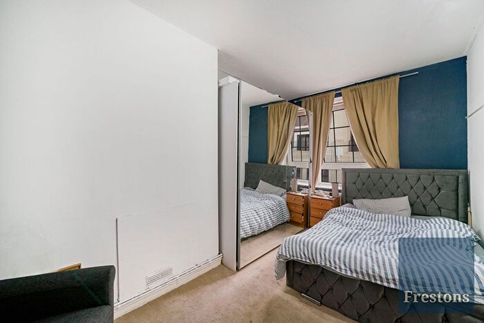 2 Bedroom Flat For Sale In Bernard House, Toynbee Street, London, E1
