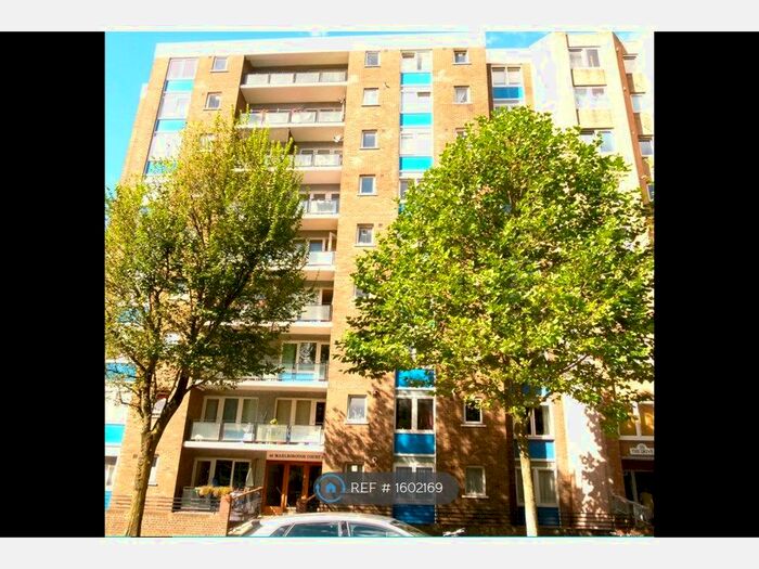 1 Bedroom Flat To Rent In Marlborough Court, Hove, BN3