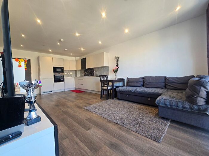 1 Bedroom Flat To Rent In Tom Lake Way, Watford, Hertfordshire, WD19