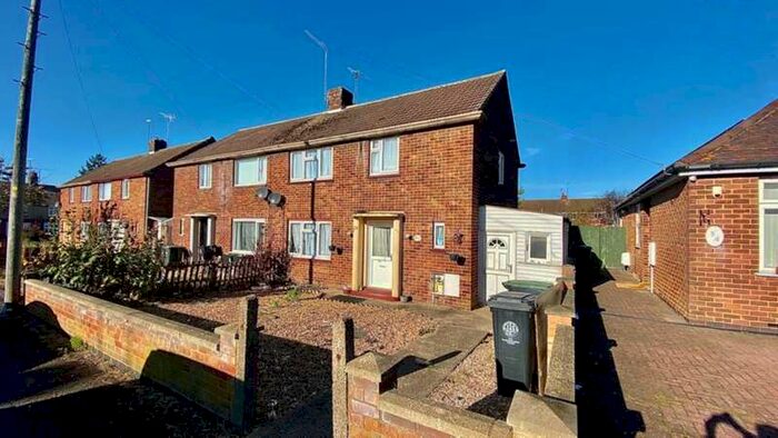 3 Bedroom Semi-Detached House To Rent In Allen Road, Rushden, NN10