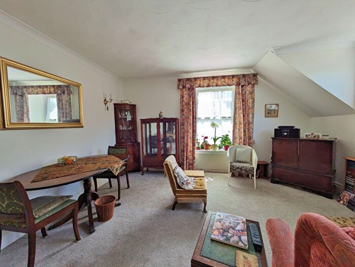 2 Bedroom Flat For Sale In Imperial Court, Lynton, EX35