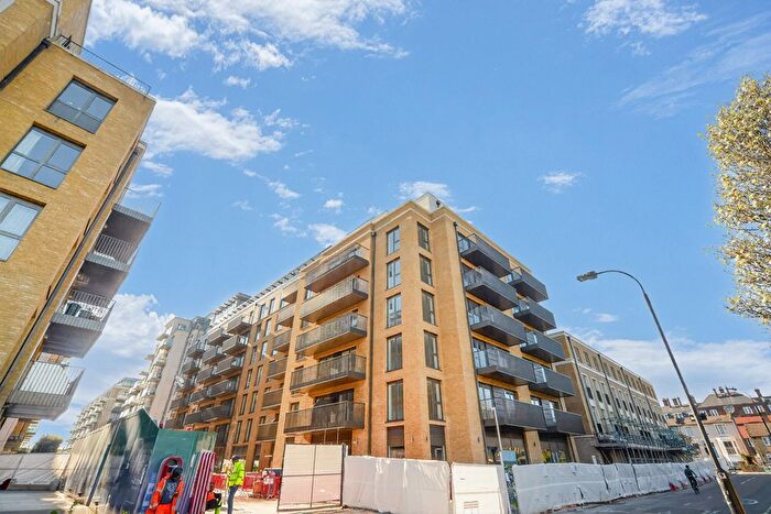 1 Bedroom Flat For Sale In Parr's Way, Hammersmith, W6