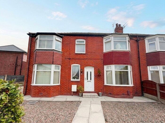 5 Bedroom Semi-Detached House For Sale In Oxford Road, Salford, M6