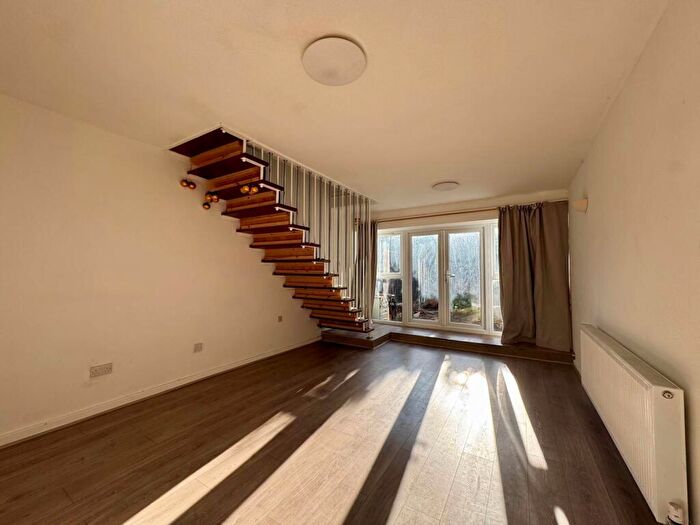 2 Bedroom Terraced House To Rent In Karen Terrace, Leytonstone, E11