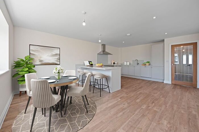 4 Bedroom Detached House For Sale In Main Street, Watford, NN6