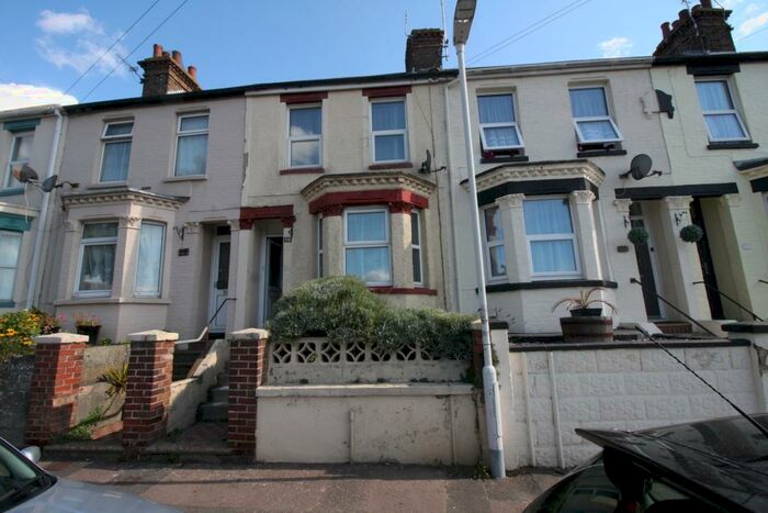 2 Bedroom Property To Rent In Brookfield Road, Dover, CT16