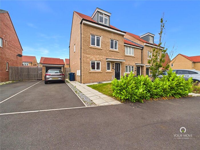 3 Bedroom End Of Terrace House For Sale In Darycott Road, Houghton Le Spring, Tyne And Wear, DH4